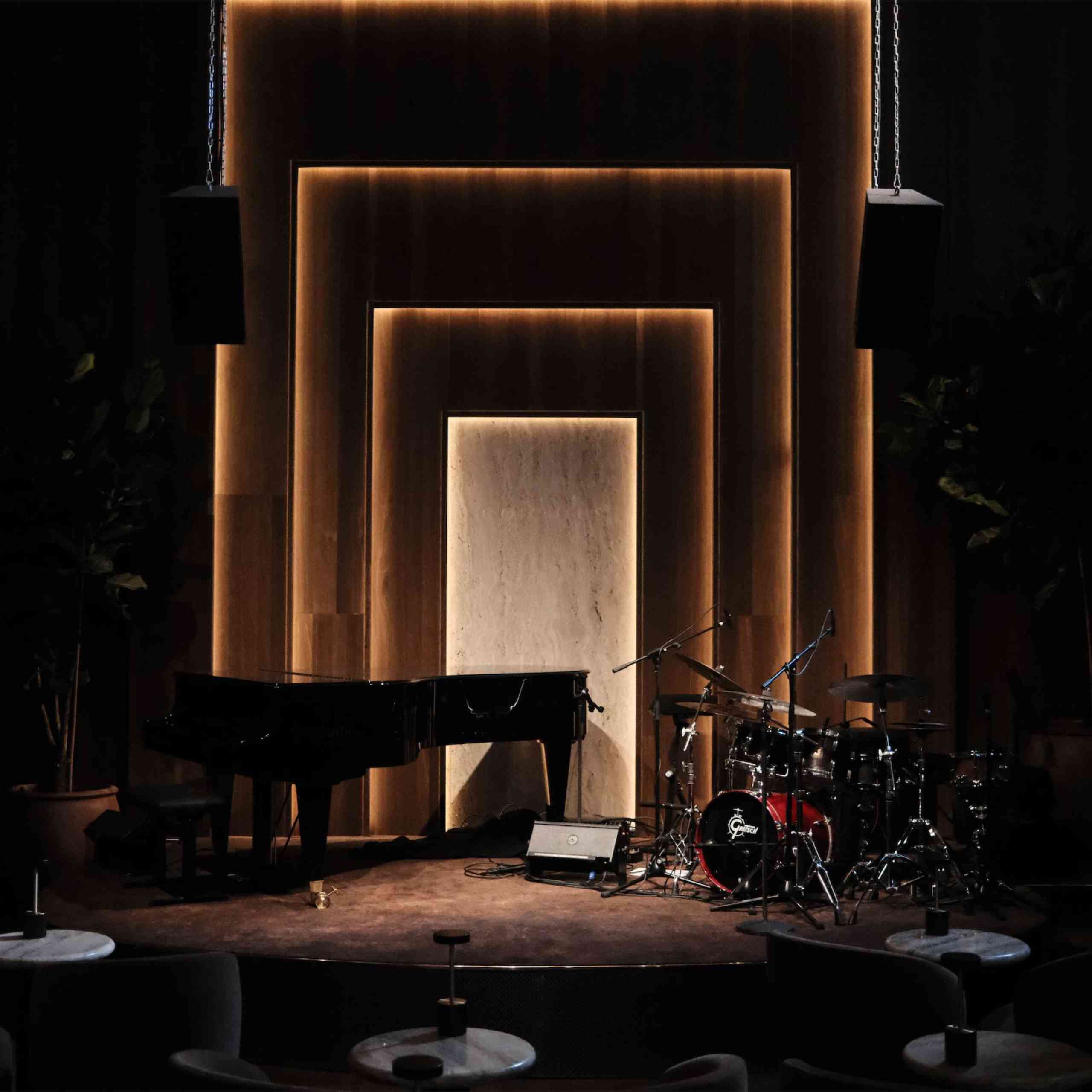 From note to brand: Designing identity for jazz & fine dining